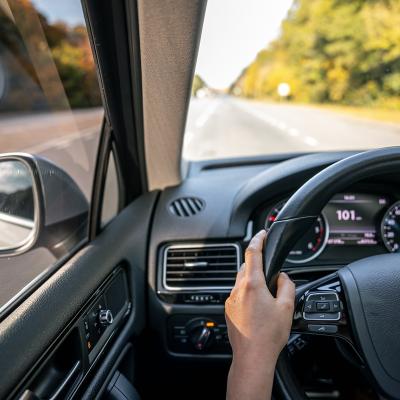 Cum să transformi condusul zilnic într-un obicei cât mai plăcut