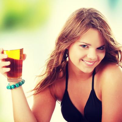 10 Ceaiuri de SLABIRE de incercat in aceasta primavara