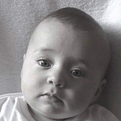 Video: Un tata si-a filmat fetita din prima zi de nastere pana la 14 ani. Uite cum arata fata acum