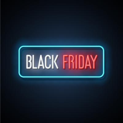 7 din 10 români economisesc bani, așteptând reducerile de Black Friday și de Sărbători pentru a face cumpărături