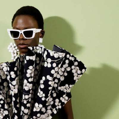 Ochelarii pe care îi vei vedea peste tot în vara lui 2025, în România și Europa de Vest