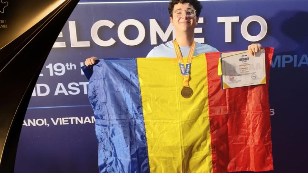Elevul român care a câștigat de două ori consecutiv medalia de aur la Olimpiada Internațională de Astronomie și Astrofizică