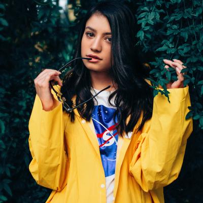 Pelerine de ploaie colorate: ideale de ținut toamna departe! 