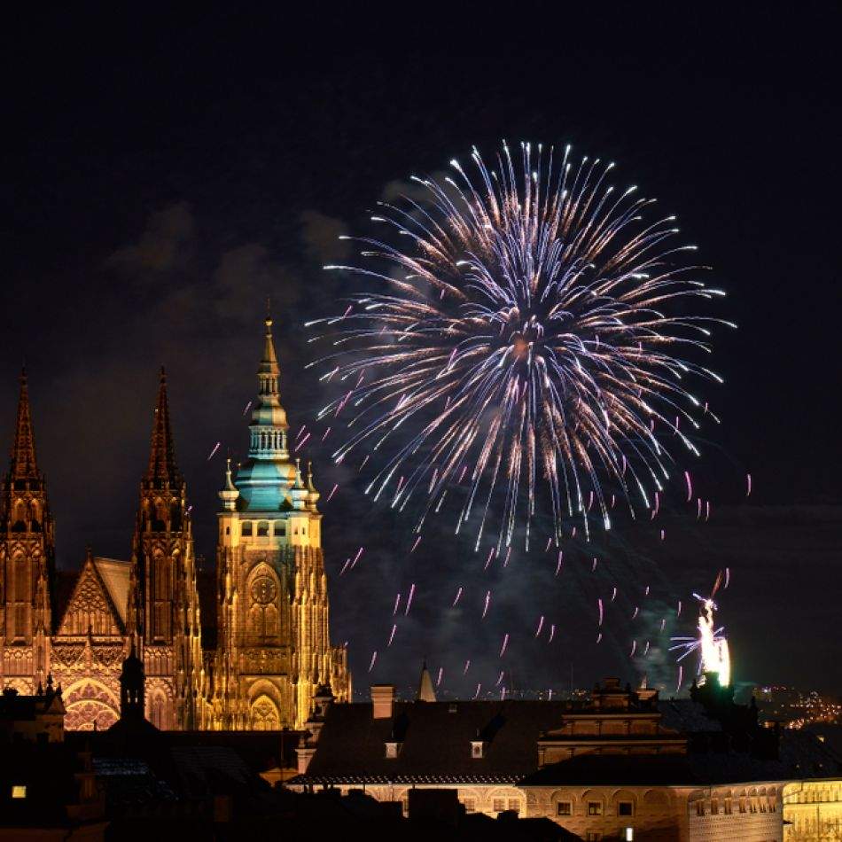 Galerie FOTO: Cât costă să faci Revelionul 2026 în București și cum se compară cu alte orașe europene