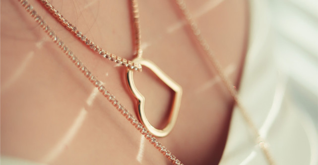 Cum îți alegi lănțișorul din aur. Sfaturi practice pentru femei