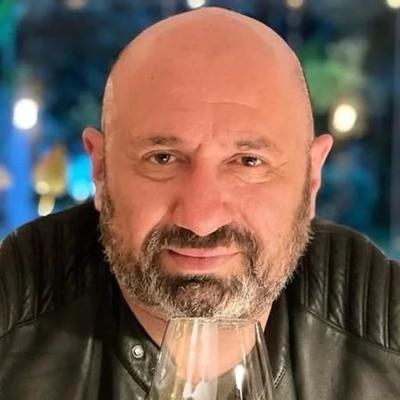 Preparatele de Crăciun ale lui Scărlătescu îi aduc venituri frumoase fostului jurat de la Antena 1:  Cuțitul nu mi-l ia nimeni!