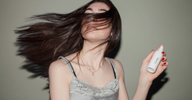 Cum să-ți protejezi părul vara: ghid complet despre măști și protecție termică