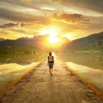 9 Lucruri pe care să ți le spui când simți că visurile sunt la ani distanță de tine