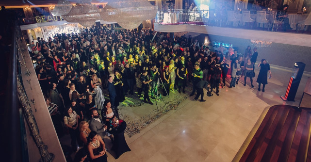 Petrecere de Craciun la Castel: Cum sa organizezi o petrecere de Crăciun perfectă pentru angajați?