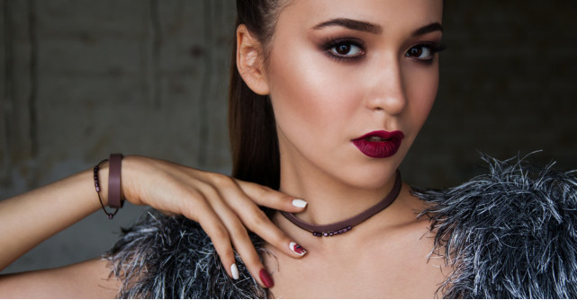 4 haine de blana de purtat peste lenjeria intima de Vday