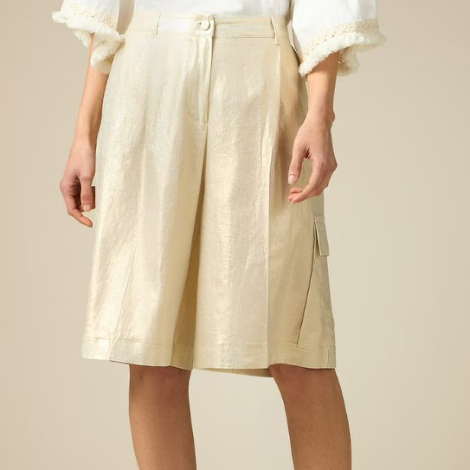 Descoperă 15 de modele de pantaloni scurți pentru femei. Alegerea perfectă pentru ținutele din această vară