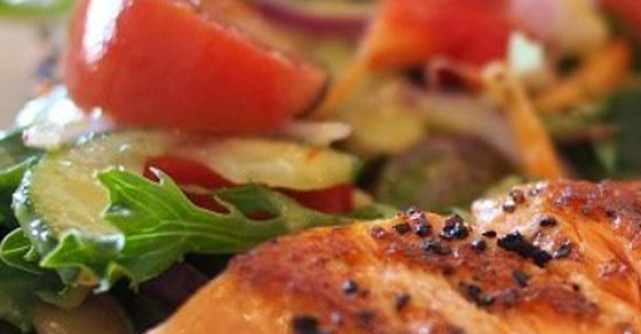 Top 4 cele mai bune ALIMENTE pentru o CINA usoara