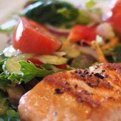 Top 4 cele mai bune ALIMENTE pentru o CINA usoara