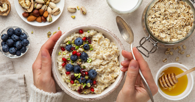 Reteta de ovaz cacio e pepe a lui Chrissy Teigen: O vei folosi in fiecare dimineata rece de toamna!