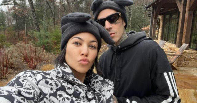 Kourtney Kardashian și Travis Barker sărbătoresc venirea pe lume a fiului lor. Ce nume au ales pentru primul lor copil împreună?