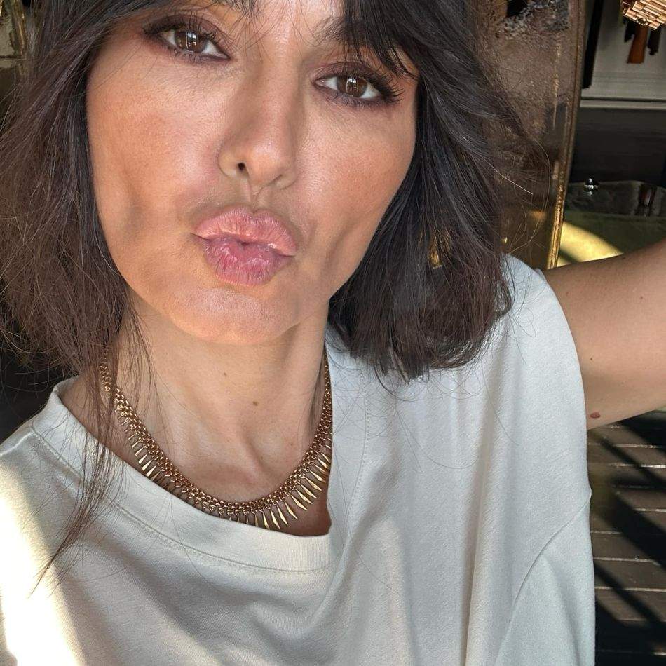 Dana Budeanu, impresionată de gestul emoționant făcut de o pensionară la Târgul de Dragobete