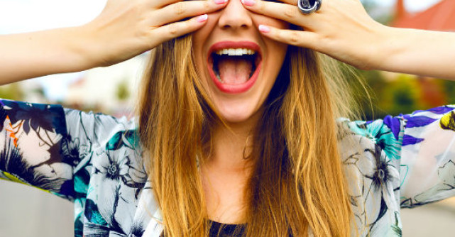 5 situatii amuzante in care se regasesc doar femeile care s-au saturat de epilat