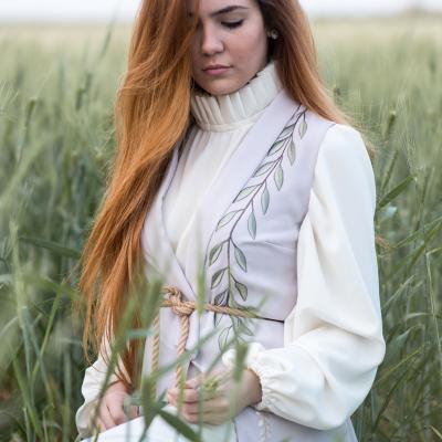 Contează pe bluzele de inspirație victoriană în acest sezon!