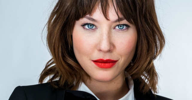 Bourjois lanseaza Rouge Velvet the Lipstick