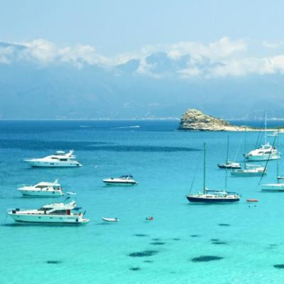Wall-Street: La plaja in Corsica, un paradis inca neexploatat in Marea Mediterana