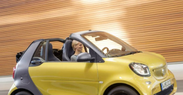 Noul smart fortwo cabrio: Summer in the city 