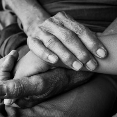 Parintii l-au dat afara din casa, asa ca bunica l-a luat sa il creasca ea. Ce a facut micutul pentru ea?