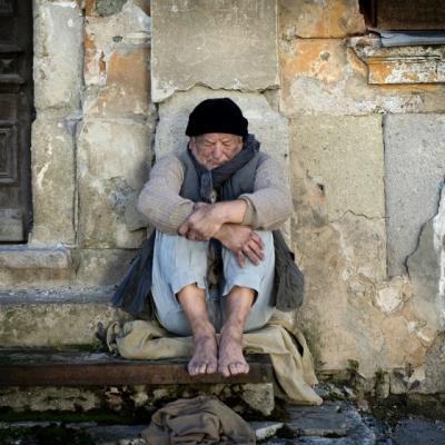 Patronul restaurantului nu a vrut sa ii dea de mancare acestui batranel. Ce a urmat?