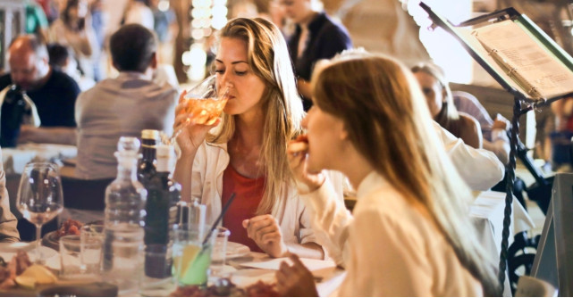 5 locuri perfecte pentru a lua pranzul in Bucuresti 