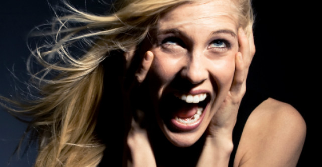 Video: Cel mai penibil moment din istoria televiziunii