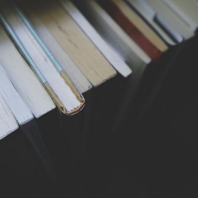 Cărțile vechi găsesc un nou cămin la un anticariat din București