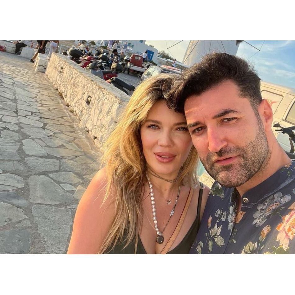 Gina Pistol și-a ales două rochii de mireasă. Vedeta de la Chefi la cuțite și Smiley își unesc destinele luna aceasta