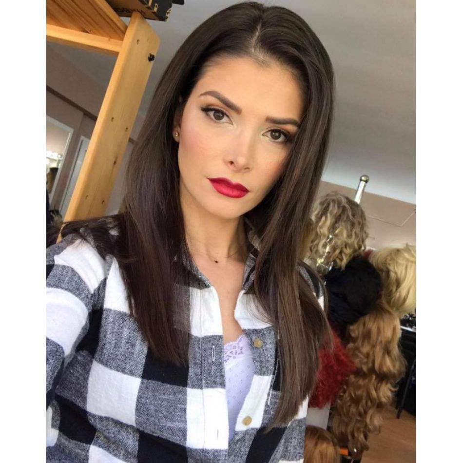 Alina Pușcaș, dezamăgită de plajele din Ibiza. Revoltată, vedeta spune că seamănă cu cele din Mamaia