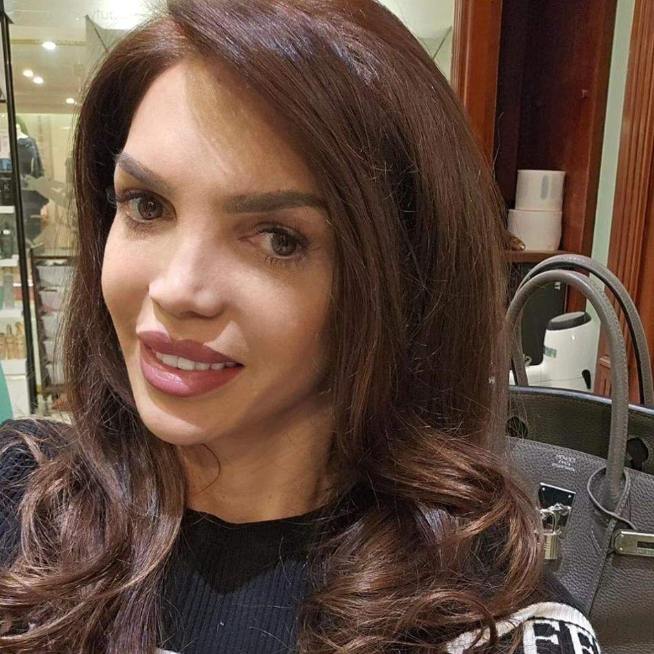 Cristina Spătar, probleme de sănătate din cauza lentilelor de contact! Vedeta a ajuns de urgență la doctor!