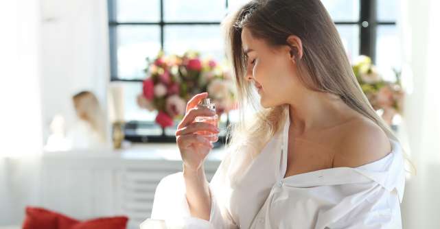 Care sunt parfumurile ideale pentru femei, la final de an 2023?