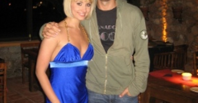 Video: Enrique Iglesias promoveaza dansul la bara