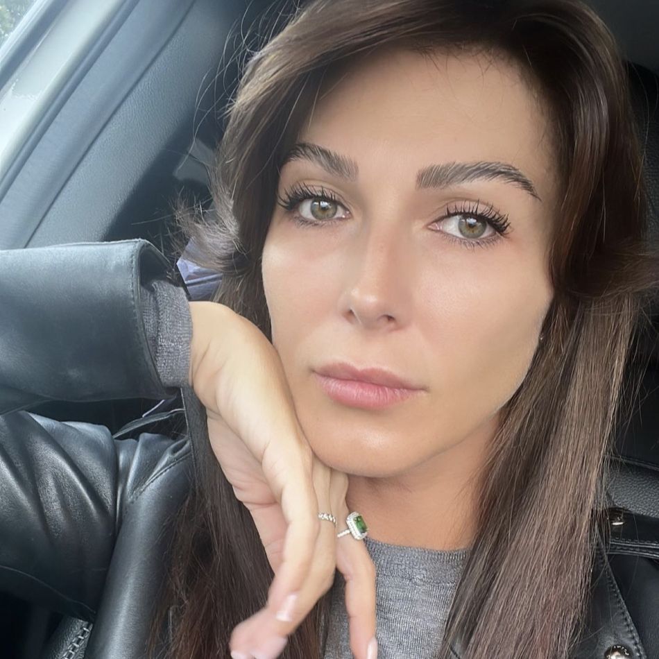 Andrei Neacșu, în tandrețuri cu o altă femeie! Cu cine a înlocuit-o pe Ilinca Vandici?