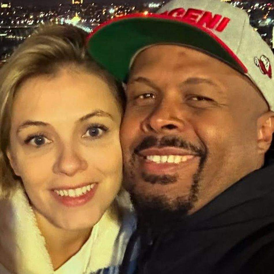 Gestul făcut de Cabral la Untold, imediat după divorț. Ce a făcut cu degetul de la verighetă?!