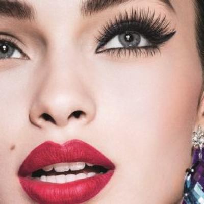 Cum obtii efectul de gene false doar cu mascara