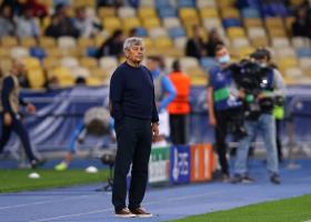 Momentul LEGENDAR când Pele i-a cerut lui Mircea Lucescu să facă schimb de tricouri. Suma uriașă cu care a fost vândut tricoul