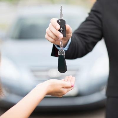 Serviciile de închirieri auto oferă posibilitatea de a alege o masina din categoria premium car