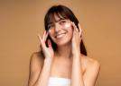 Ureea în cremele dermato-cosmetice: ingredient banal sau unul dintre cele mai eficiente pentru pielea foarte uscată?