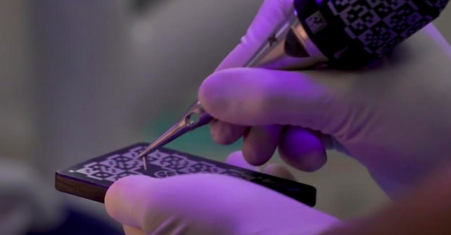 Implanturi dentare fără tăietură și fără durere,  cu revoluționarul sistem X-Guide de la Nobel Biocare