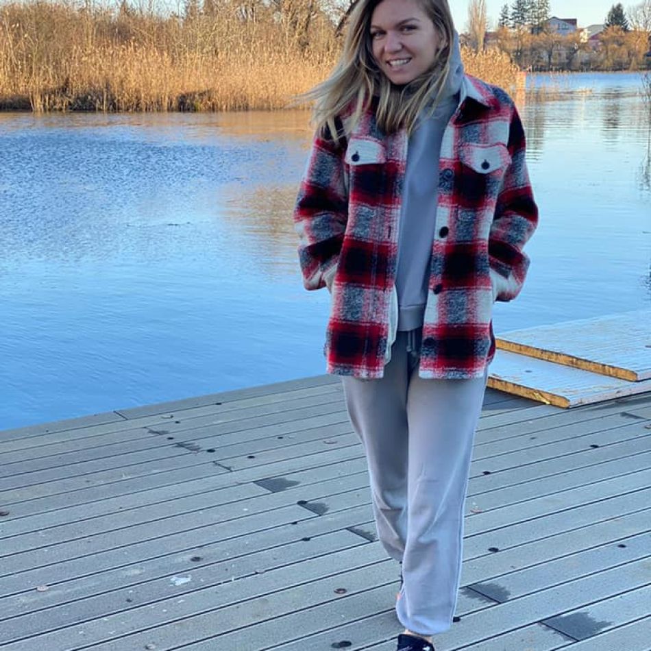 Simona Halep dă startul petrecerii de 8 Martie la hotelul ei din Poiana Brașov. Cât costă meniul cu foie gras și trufe