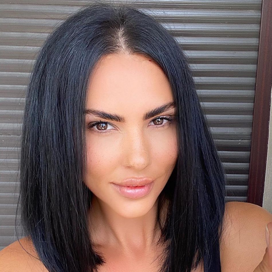 Cum se descurcă Lavinia Pîrva în rolul de mămică? Artista nu și-a dorit bonă pentru micuțul ei