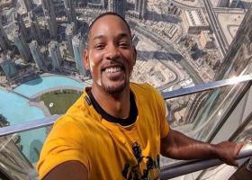 Will Smith l-a lovit peste față pe Chris Rock, după ce acesta i-a ironizat soția
