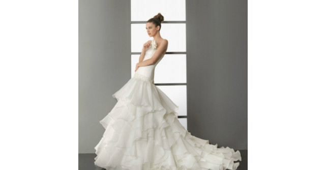 35 Rochii de mireasa care iti pun in evidenta formele