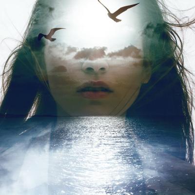 Poate ca tu esti firava, insa ingerul tau pazitor este puternic