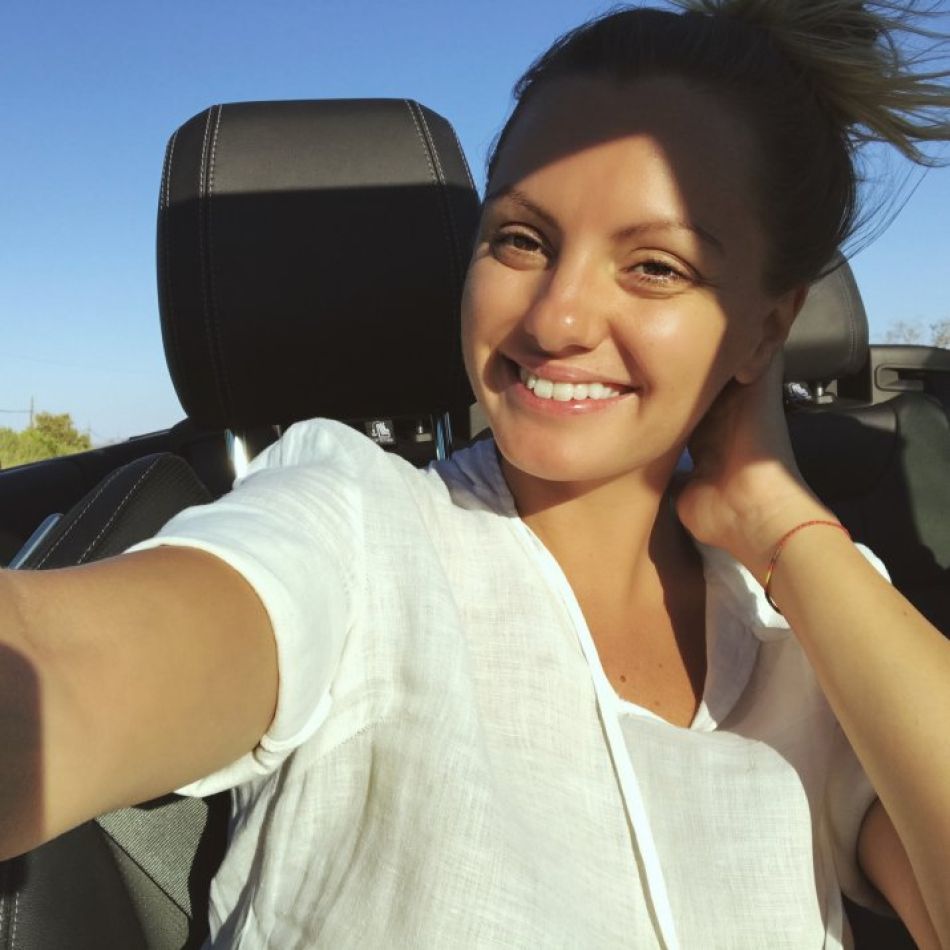 Alexandra Stan, complet goală în Grecia! Artista a urcat pozele pe Instagram și a făcut furori printre internauți 