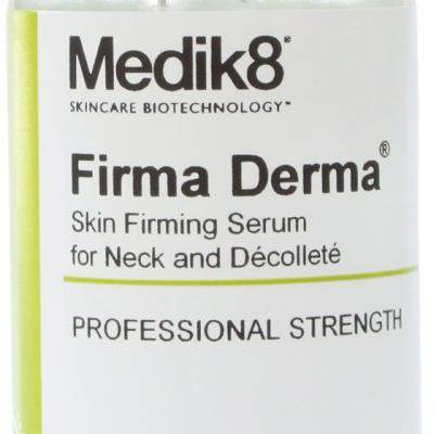 Un decolteu de invidiat cu Medik8