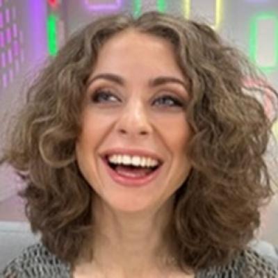 Petra Pintelei, nevăzătoarea devenită virală de pe TikTok, s-a căsătorit în Grecia într-o ceremonie de vis